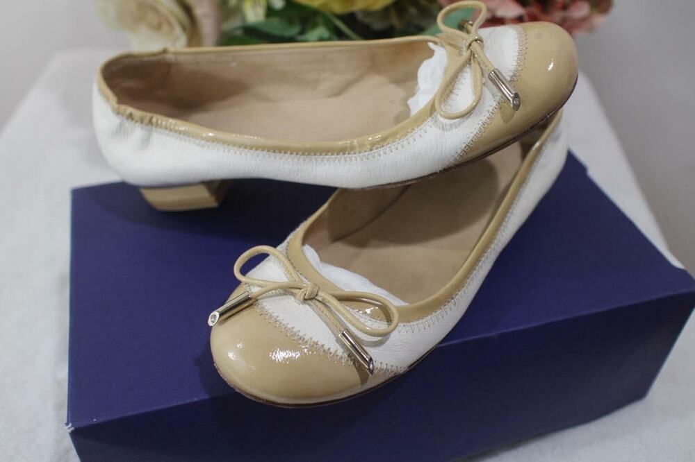 Stuart Weitzman MARGOT cap toes flat size 5 (SH900